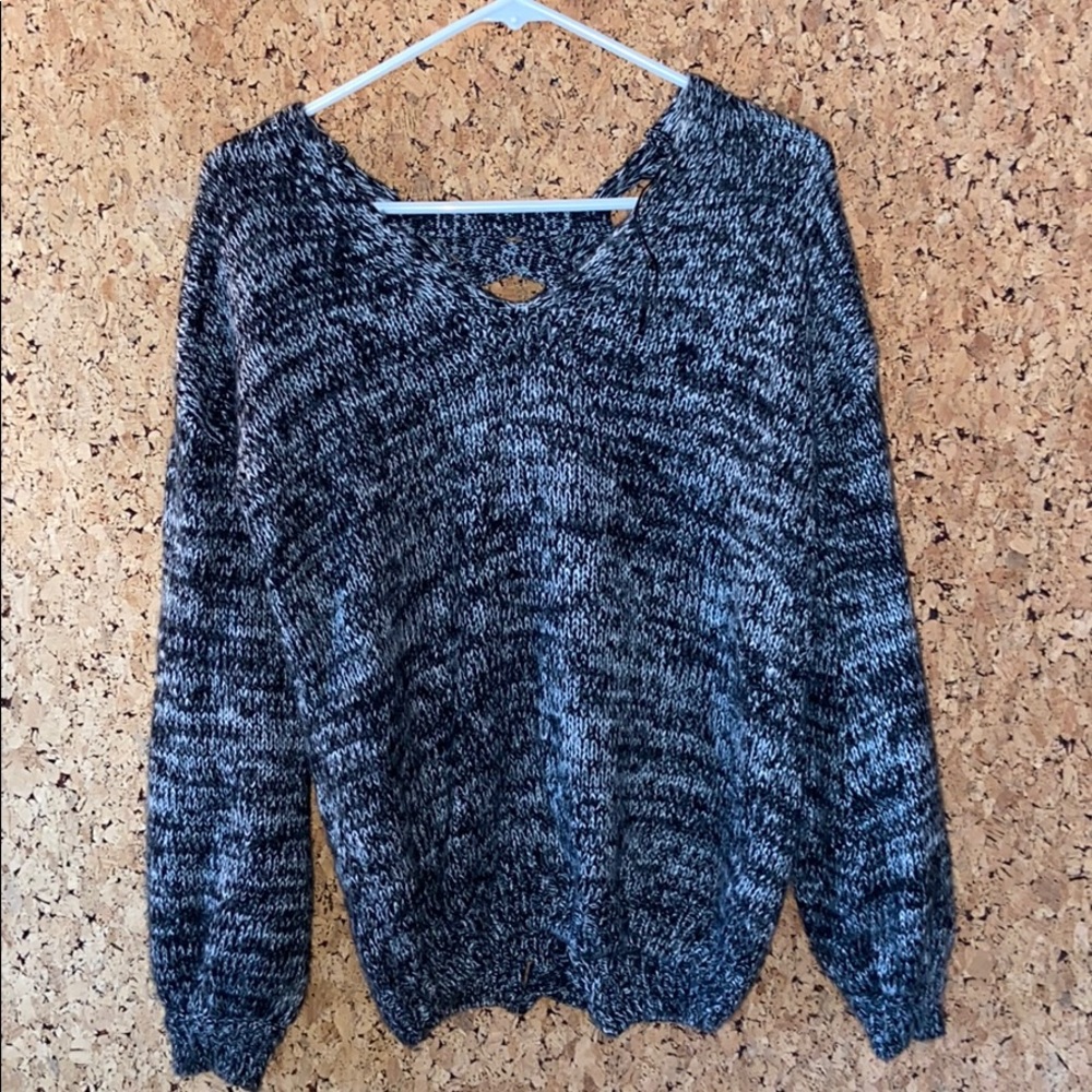 Warm black and white knit balloon sleeve sweater